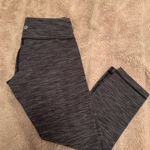 Lululemon Wunder Under Crop II - Picture 3 of 4